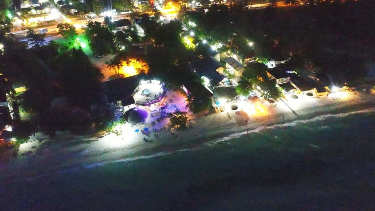 Отель Bourbon Beach Jamaica Негрил Экстерьер фото