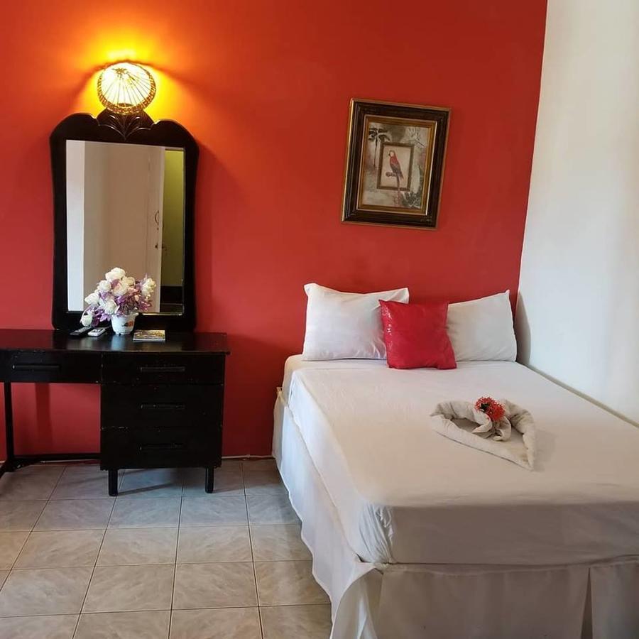 Отель Bourbon Beach Jamaica Негрил Экстерьер фото
